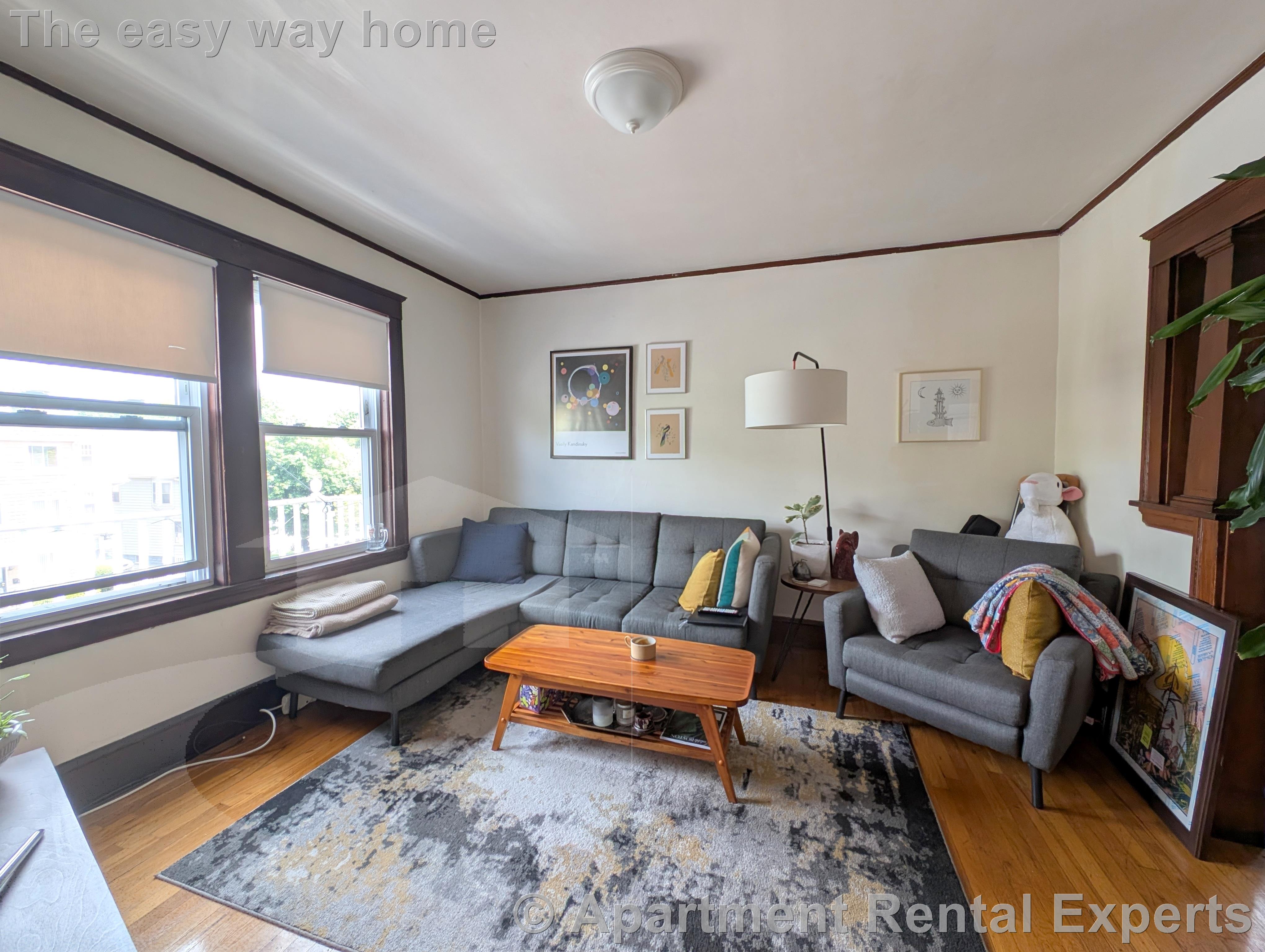 998 Broadway, Davis Square