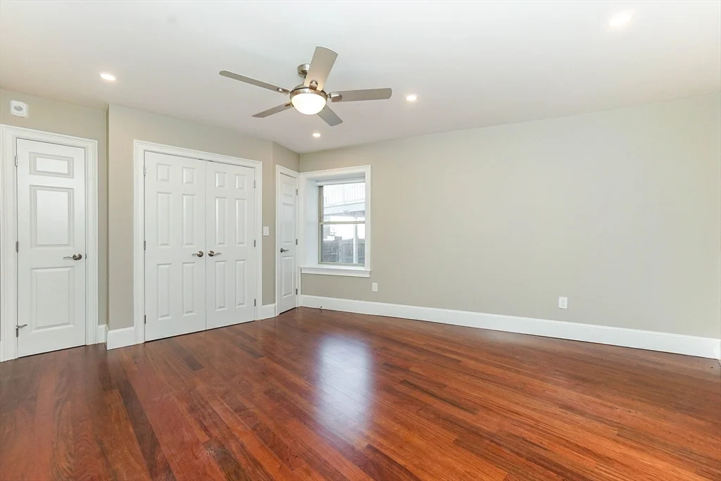 120 W 7th St, South Boston