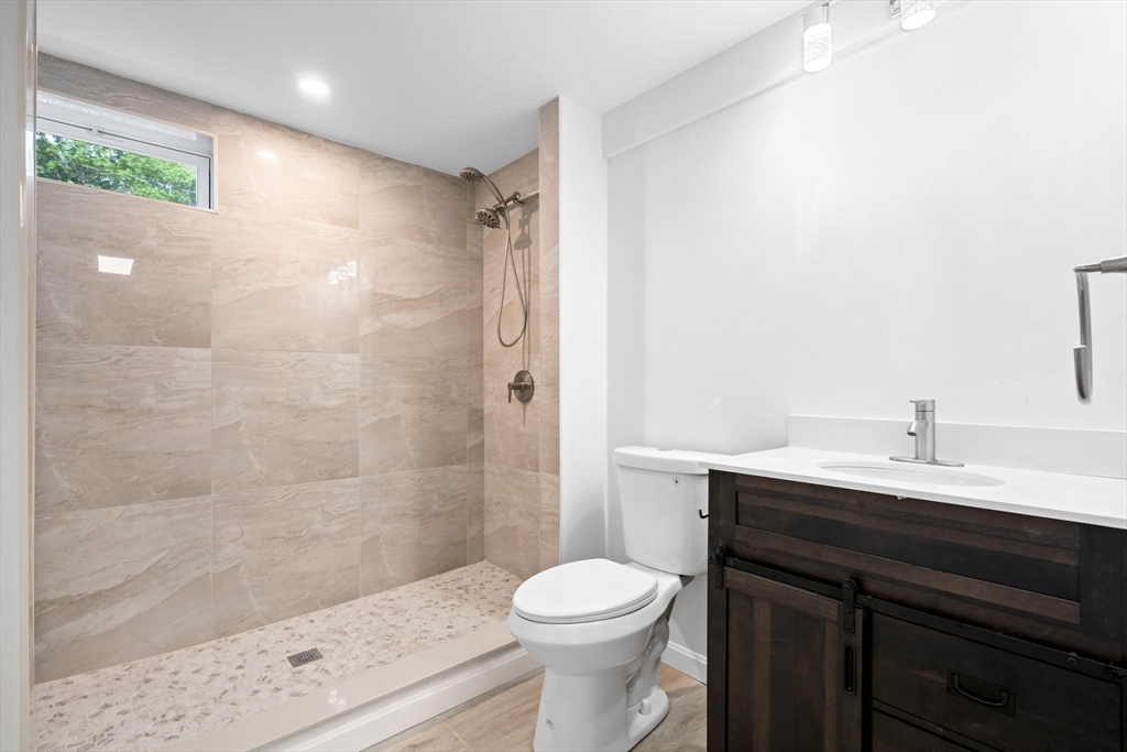 125 Beacon St, Framingham