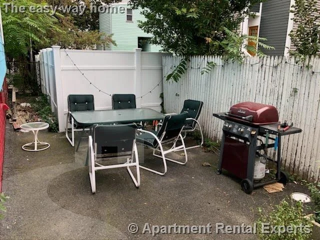 9 Lowell Ter, Magoun Square