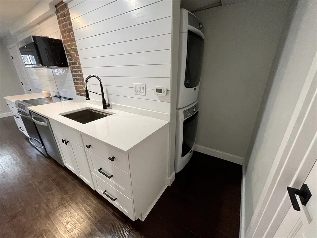 995 Centre St, Jamaica Plain