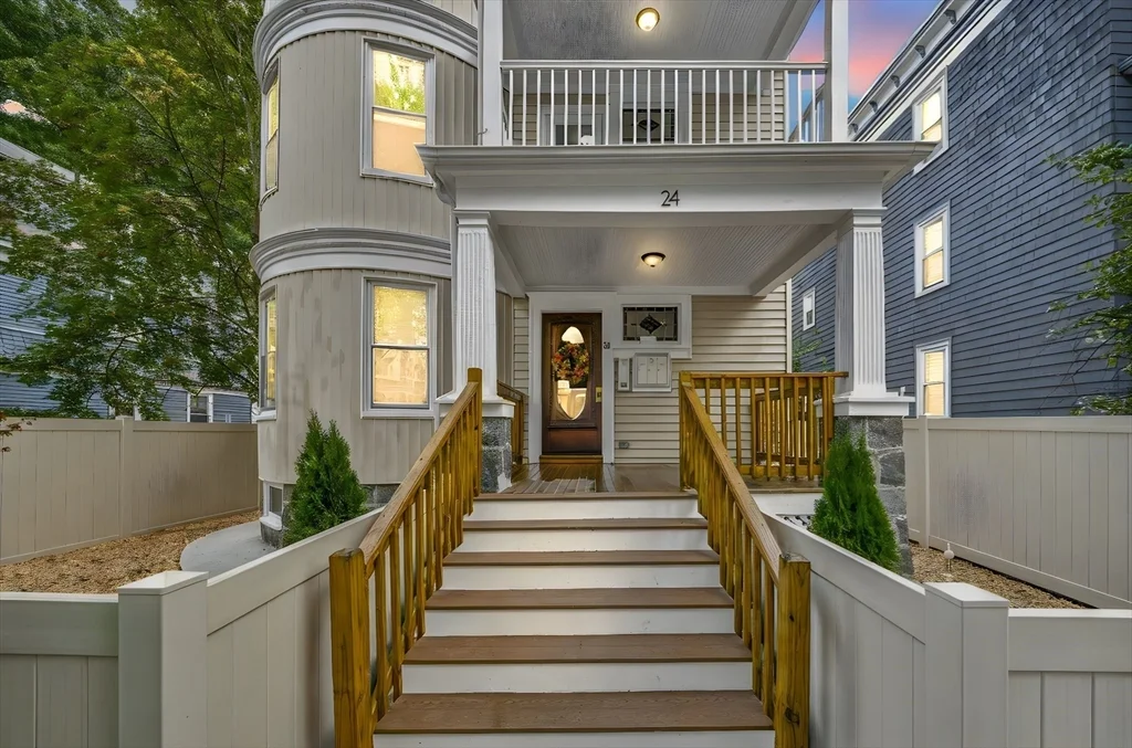 24 Hinckley, Dorchester