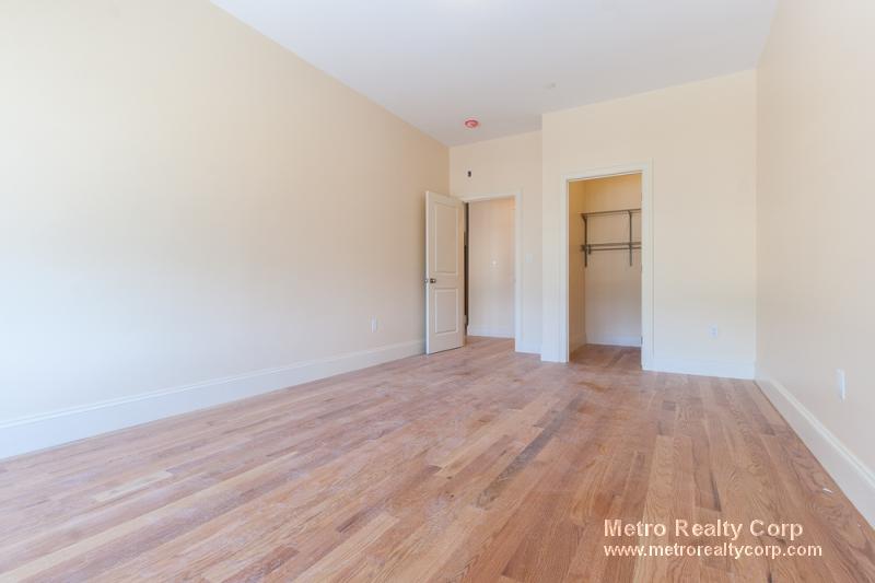 5165 Washington St, West Roxbury