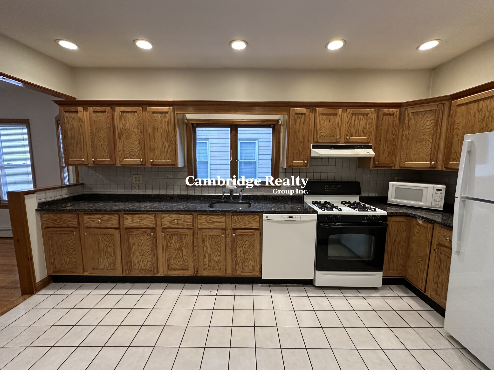 633 Boston Ave, Medford