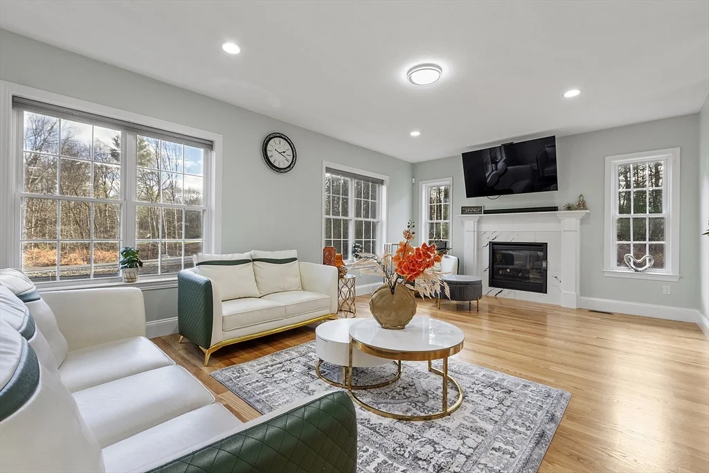 27 Spring Rd, Westborough