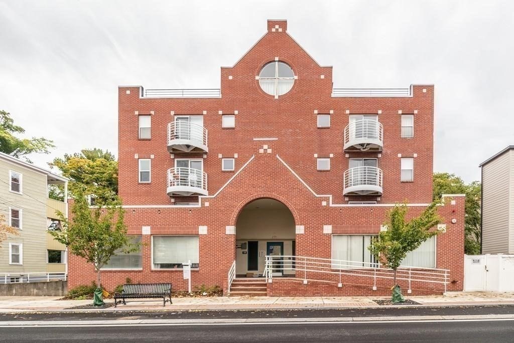 255 Beacon St, Somerville