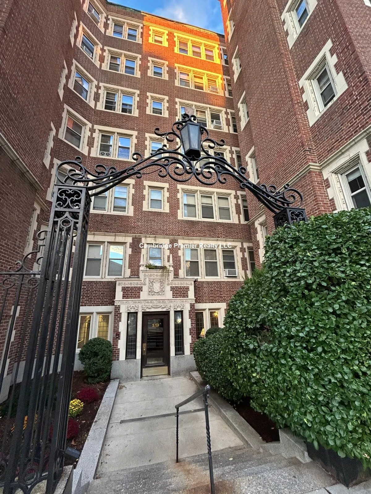 19 Garden St, Neighborhood Nine