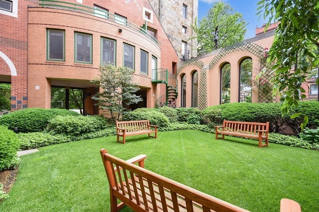 492 Beacon St, Back Bay