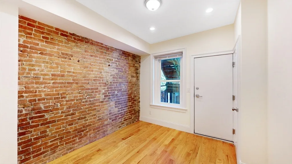 79 Brighton Ave, Allston