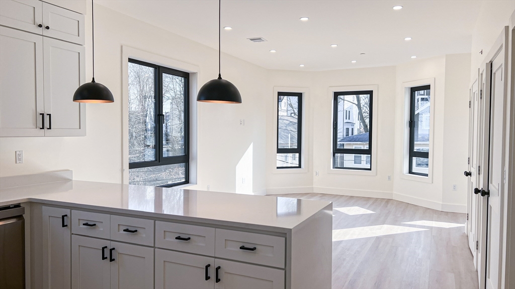 22 Mount Bowdoin Ter, Dorchester