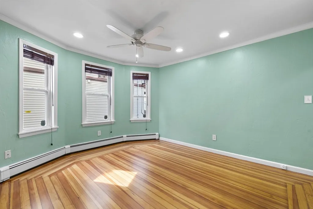 17 Wheeler Ave, Medford