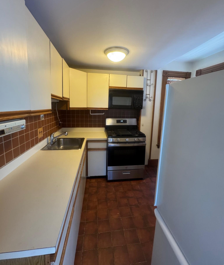 94 College Ave, Tufts