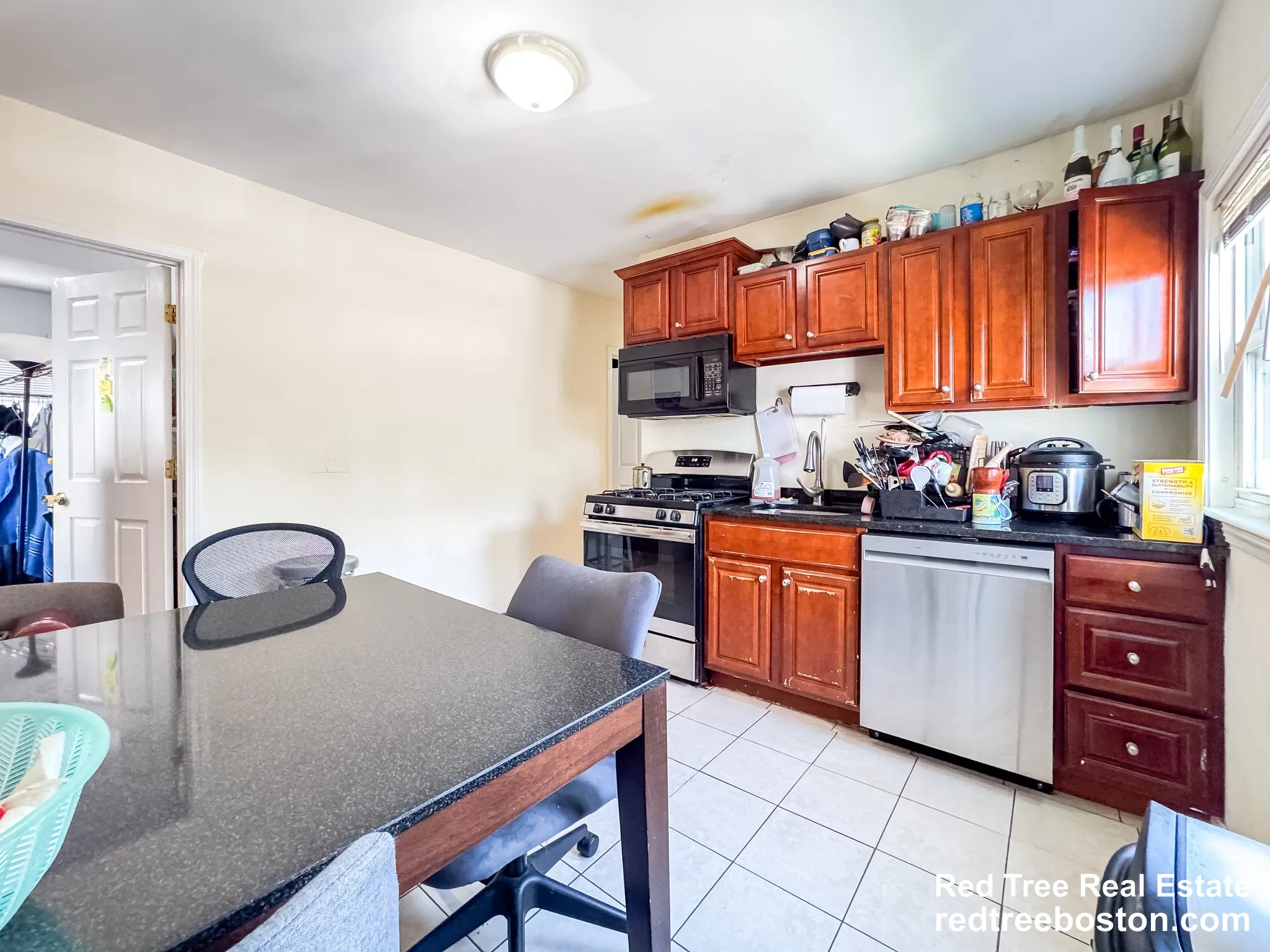 28 Linden St, Allston