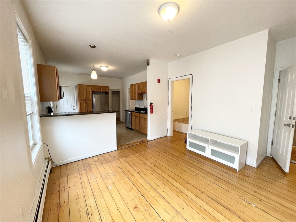 52 Delle Ave, Mission Hill