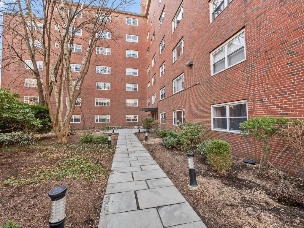 131 Sewall Ave, Coolidge Corner