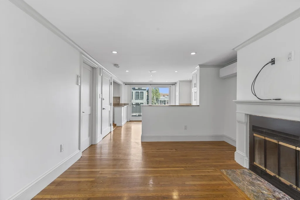 256 W 3rd St, South Boston