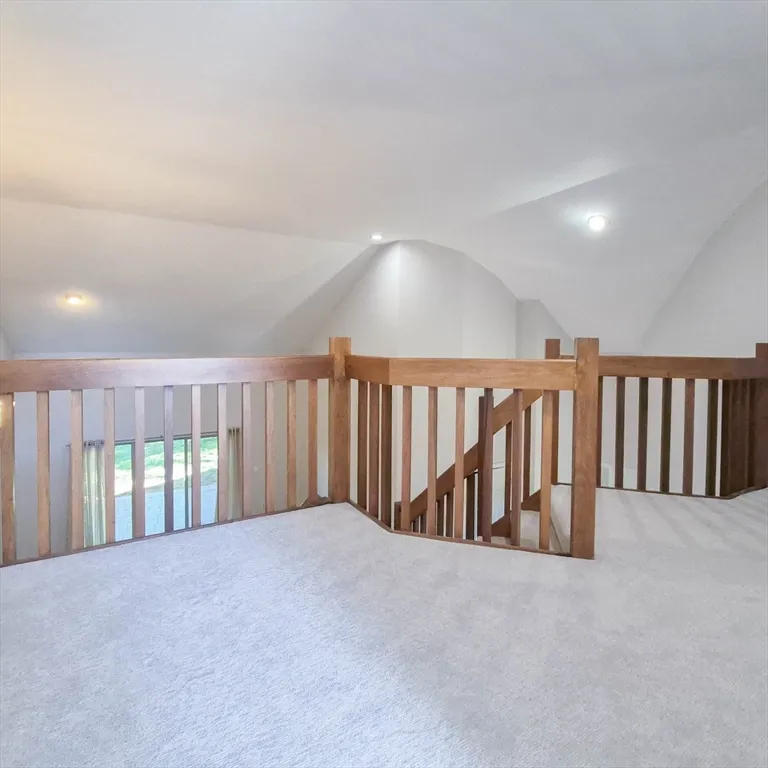 65 Bayberry Ln, Dartmouth