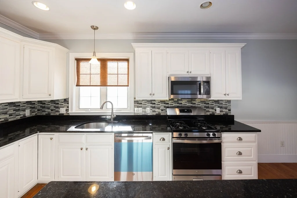 4 Cyrus Way, Northborough