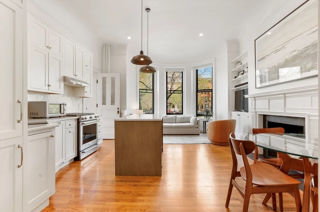 362 Commonwealth Ave, Back Bay