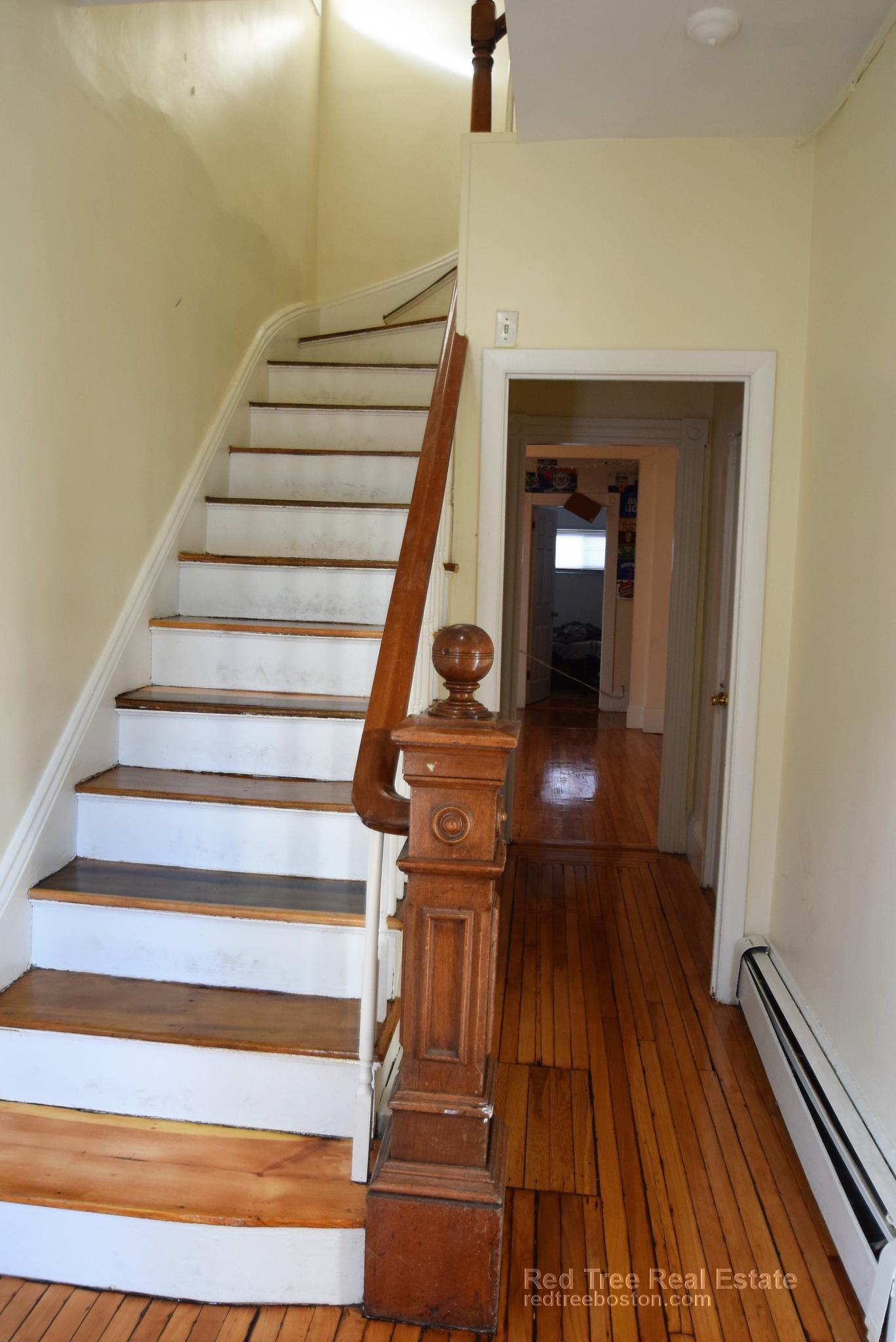 6 bed, 3 bath apartment for rent at 44 Pratt St, Allston — photo 4 of 26