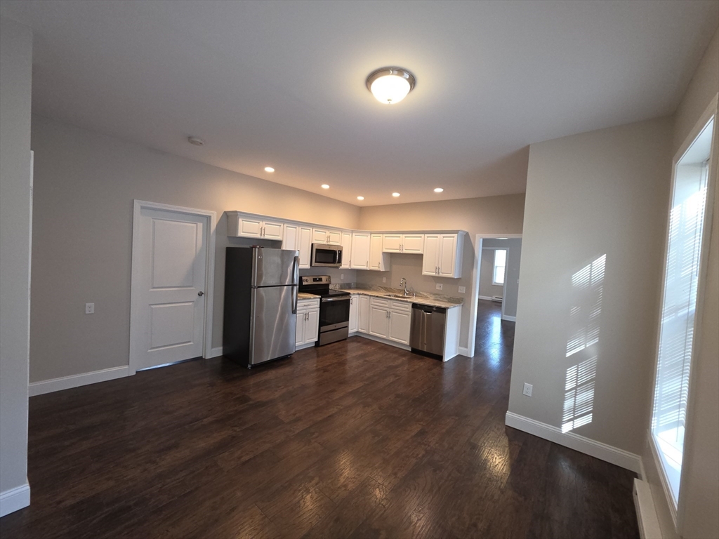 25 Brown Ave, Holyoke