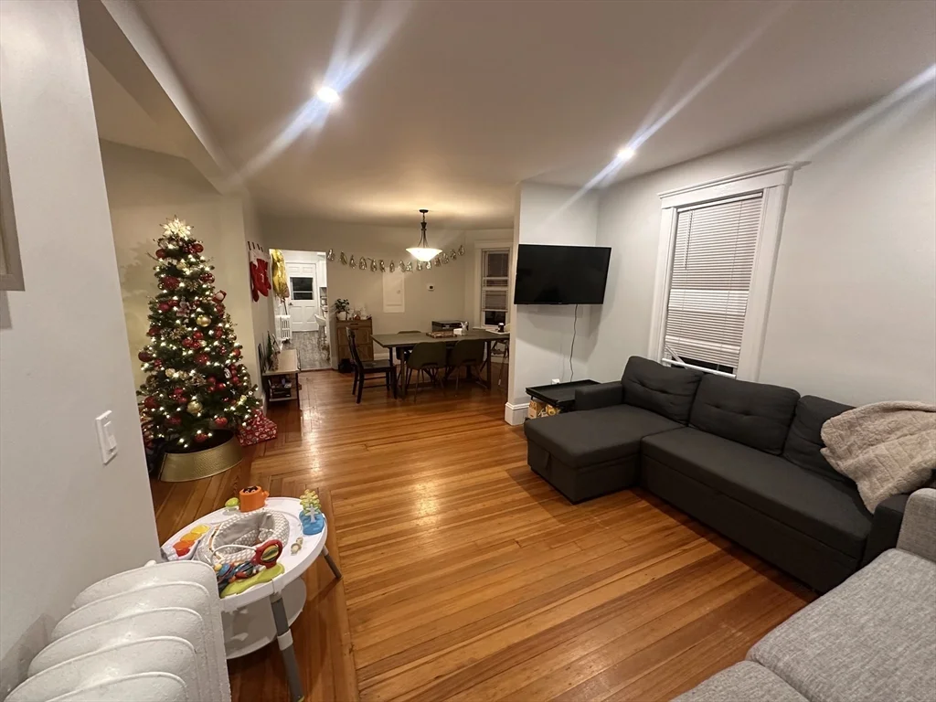 585 Main St, Watertown