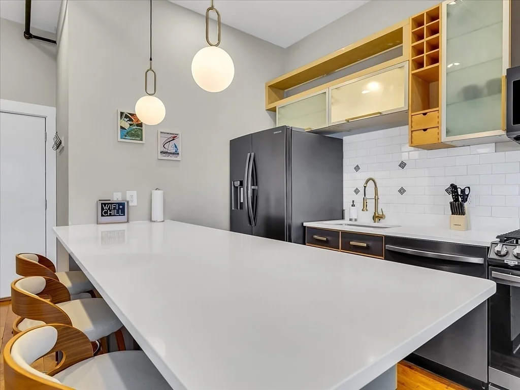 281 Essex St, Salem