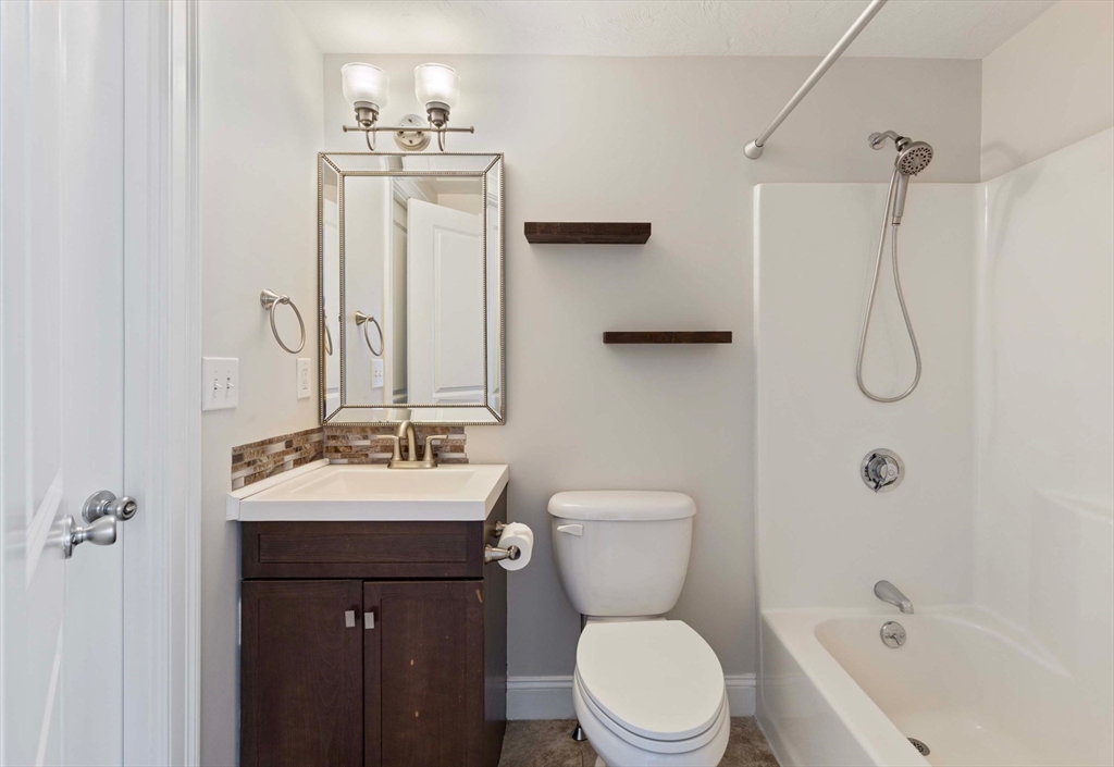 143 Village St, Medway