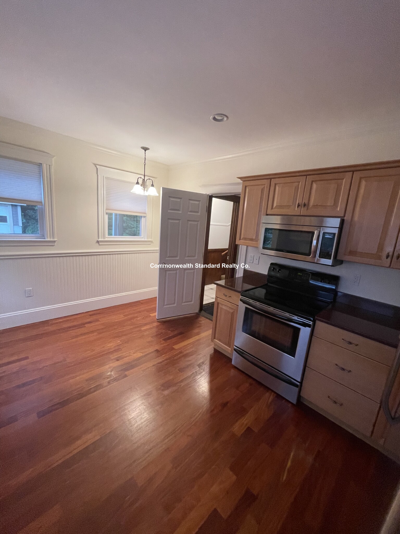 17 Hillside Rd, Newton Highlands