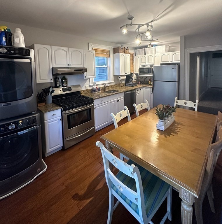 7 Hatch St, South Boston