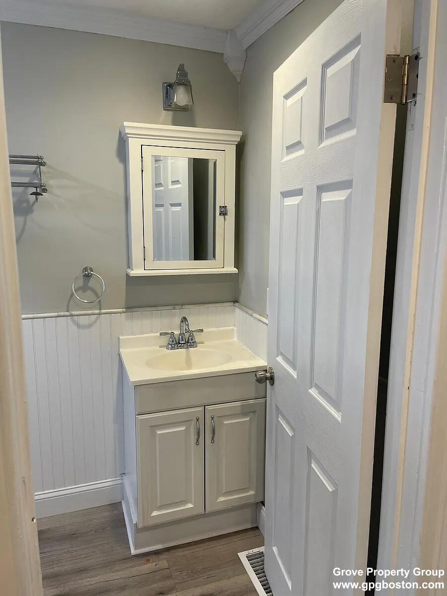 8 Emmet St, South Boston