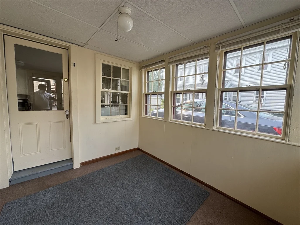 1 Cammetts Ct, Amesbury