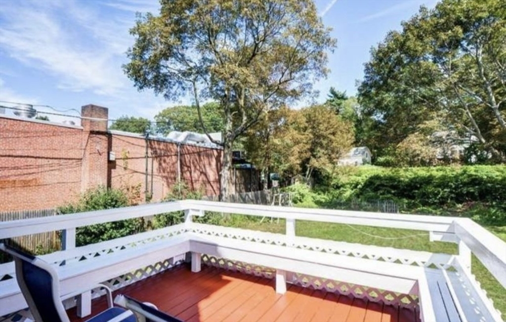 926 Walnut St, Newton Highlands