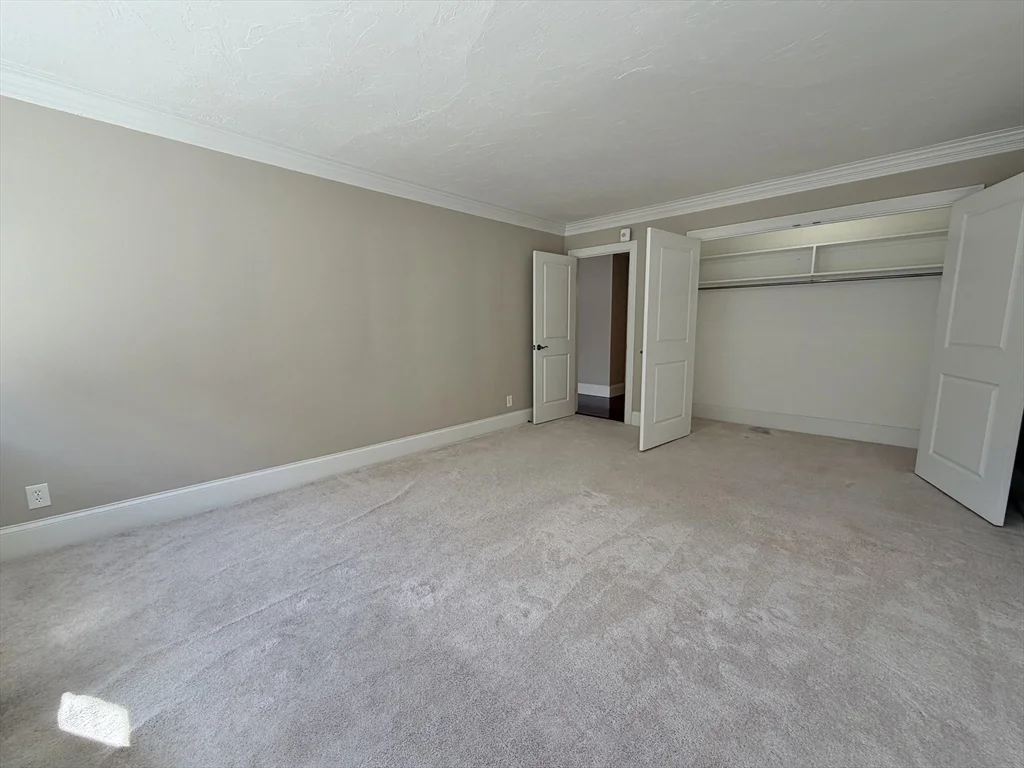 2 Hamond Pond Pkwa, Newton