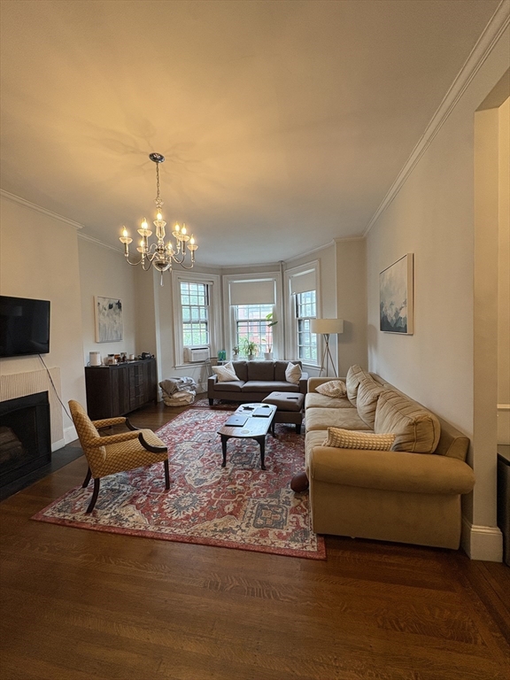 236 Marlborough St, Back Bay