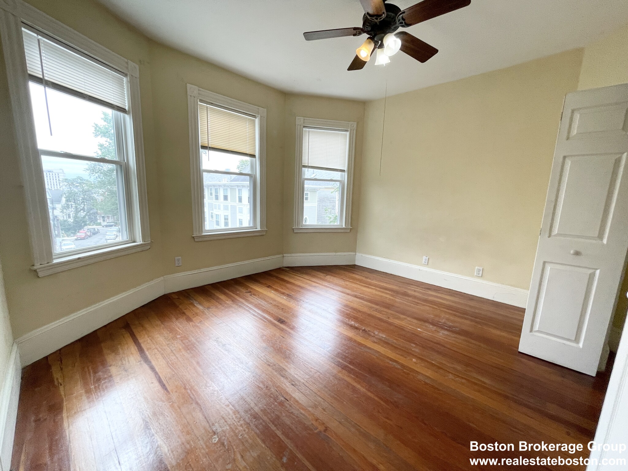 112 Hillside St, Mission Hill