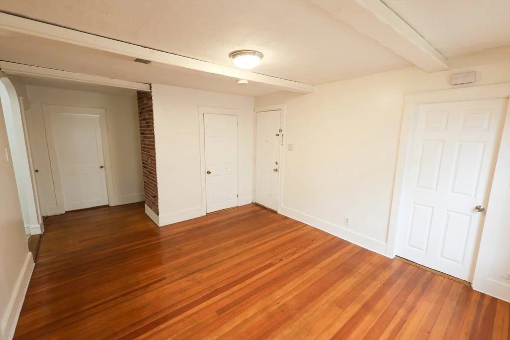 498 Whipple St, Fall River