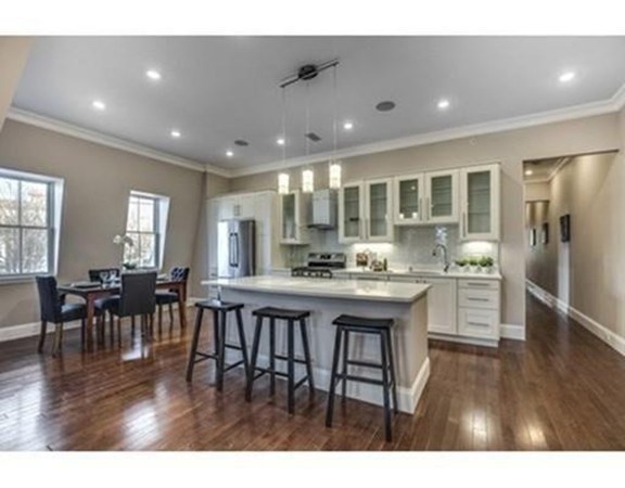 22 Hamlet St, Somerville