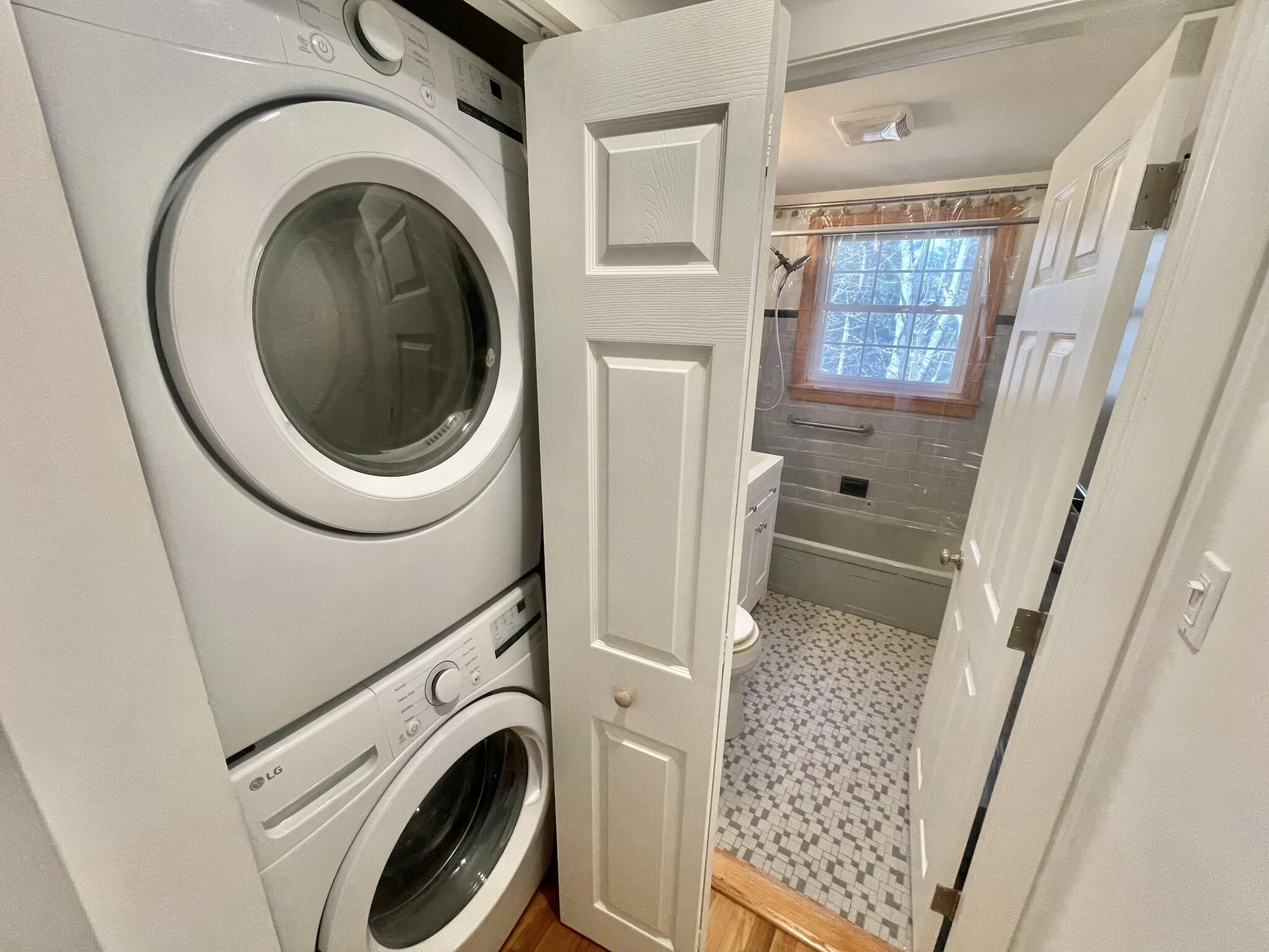77 Louise, Chestnut Hill