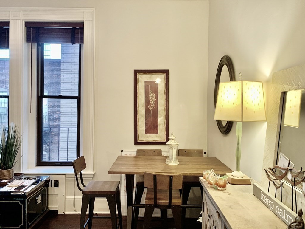 271 Dartmouth St, Back Bay