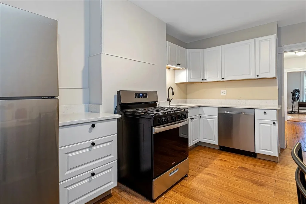 159 Cambridge St, East Cambridge
