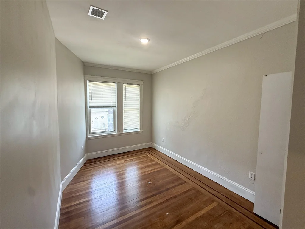 51 Pasadena, Dorchester
