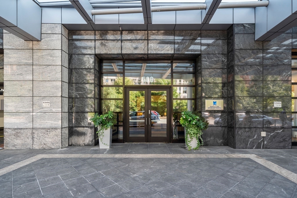 500 Atlantic Ave, Waterfront