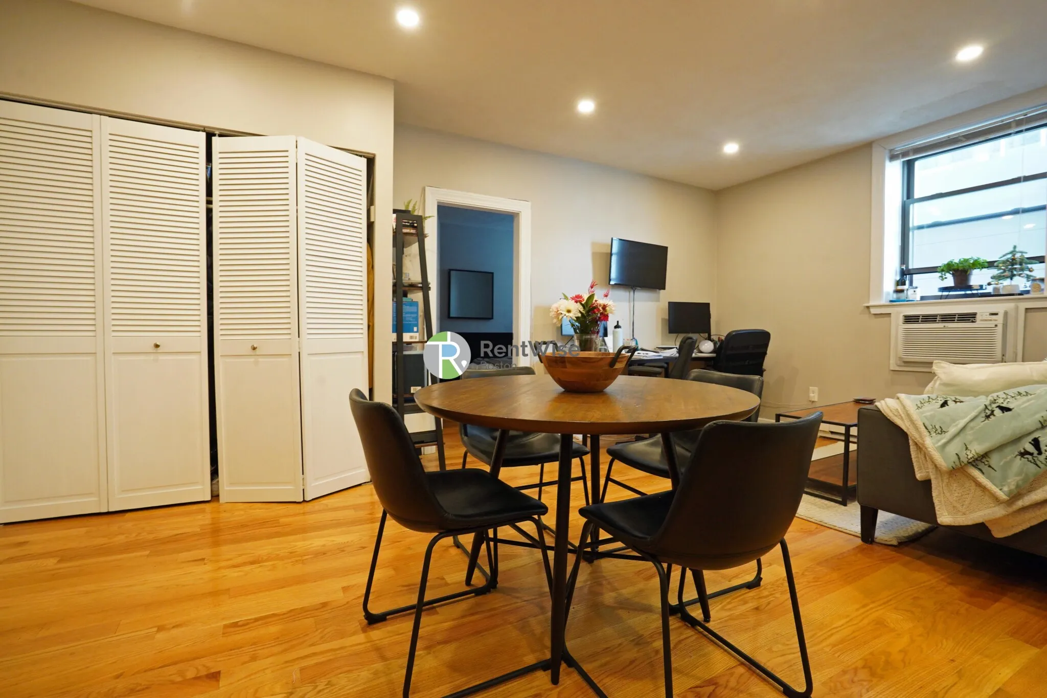 1200 Commonwealth Ave, Brighton