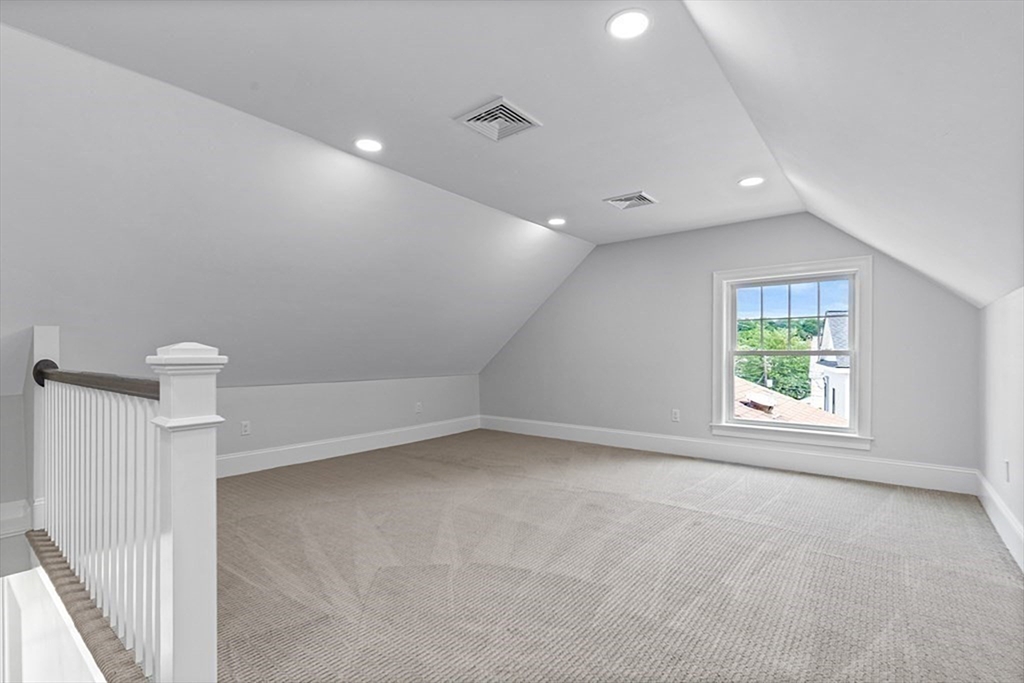 83 Hawthorn St, Nonantum