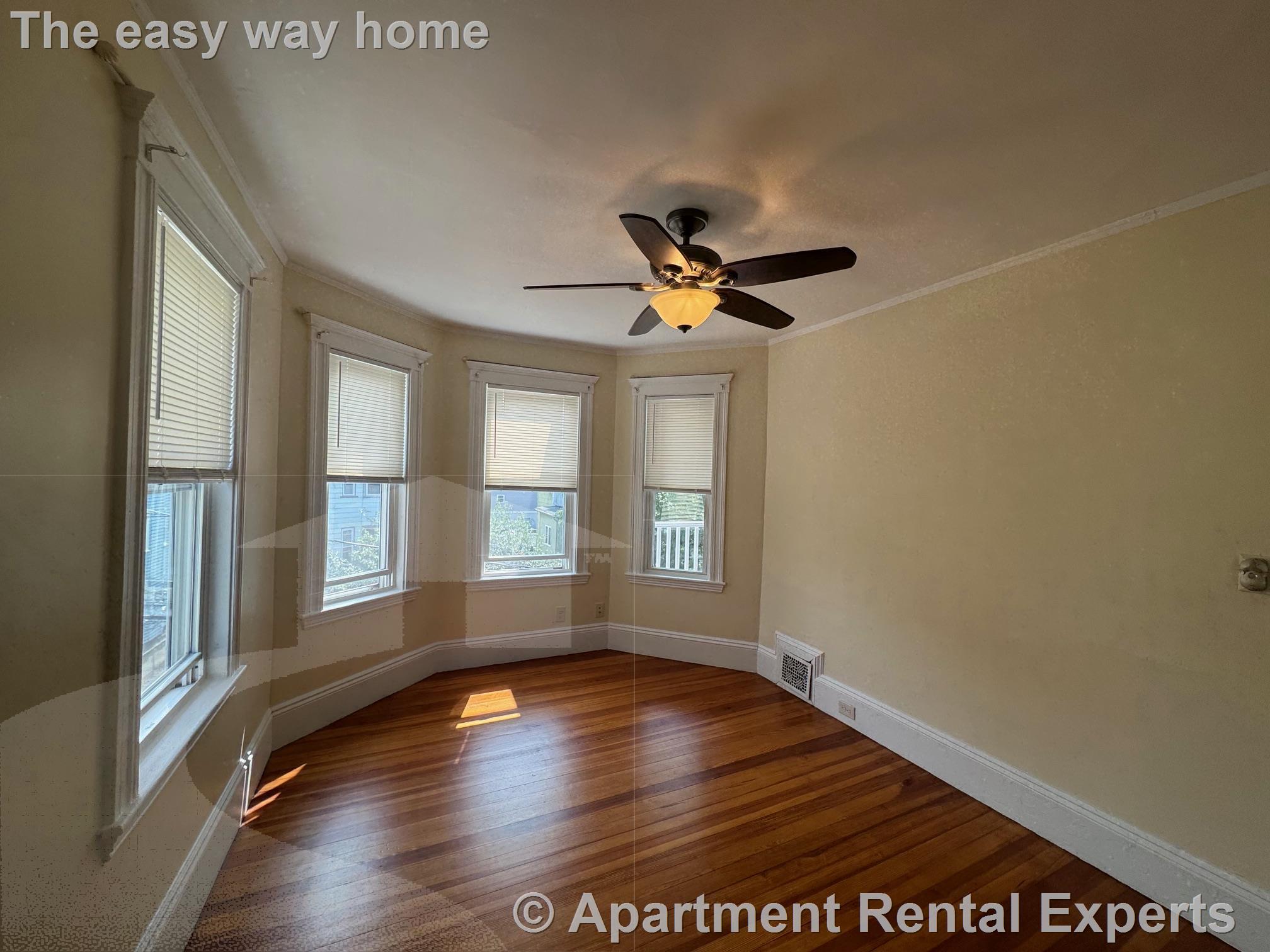 63 Conwell Ave, Tufts