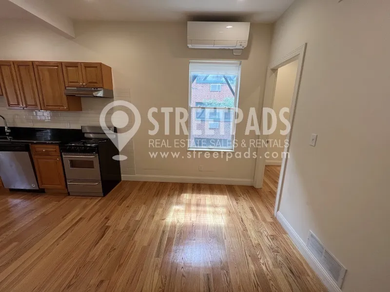 379 Harvard St, Mid-Cambridge
