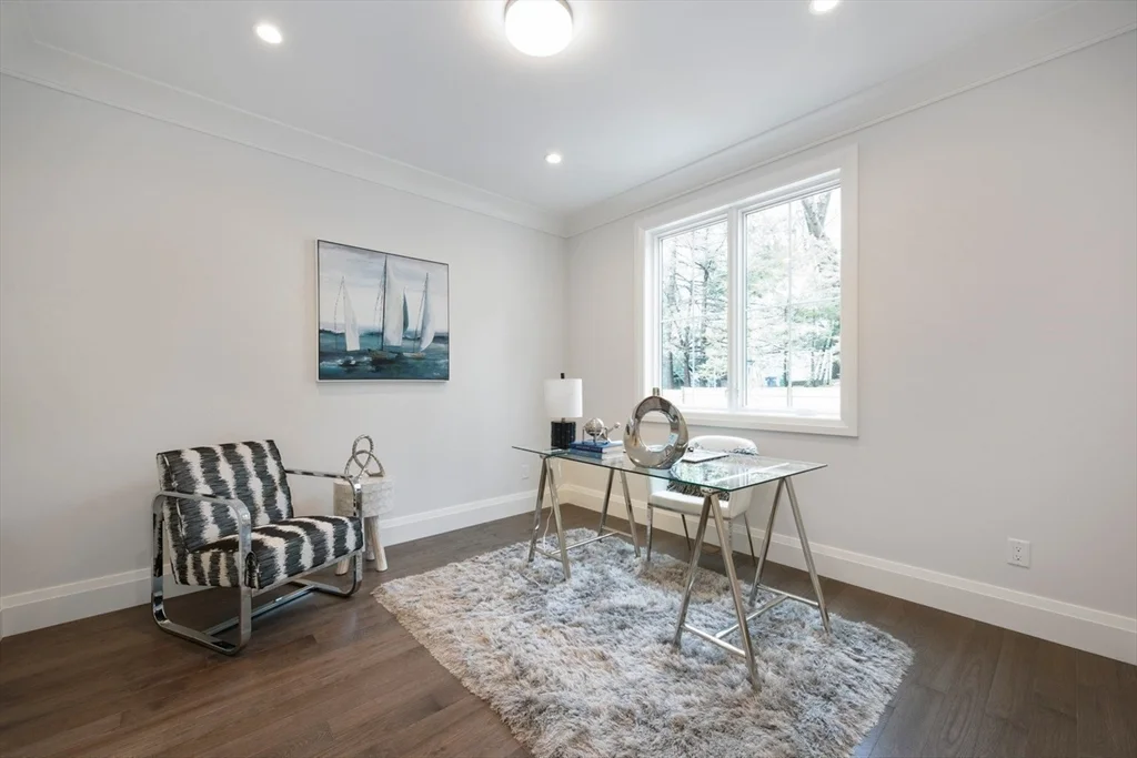 962 Walnut St, Newton