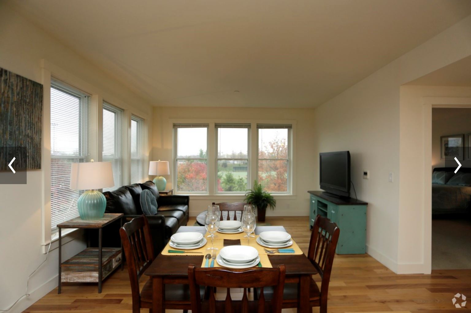 87 New St, Neighborhood Nine