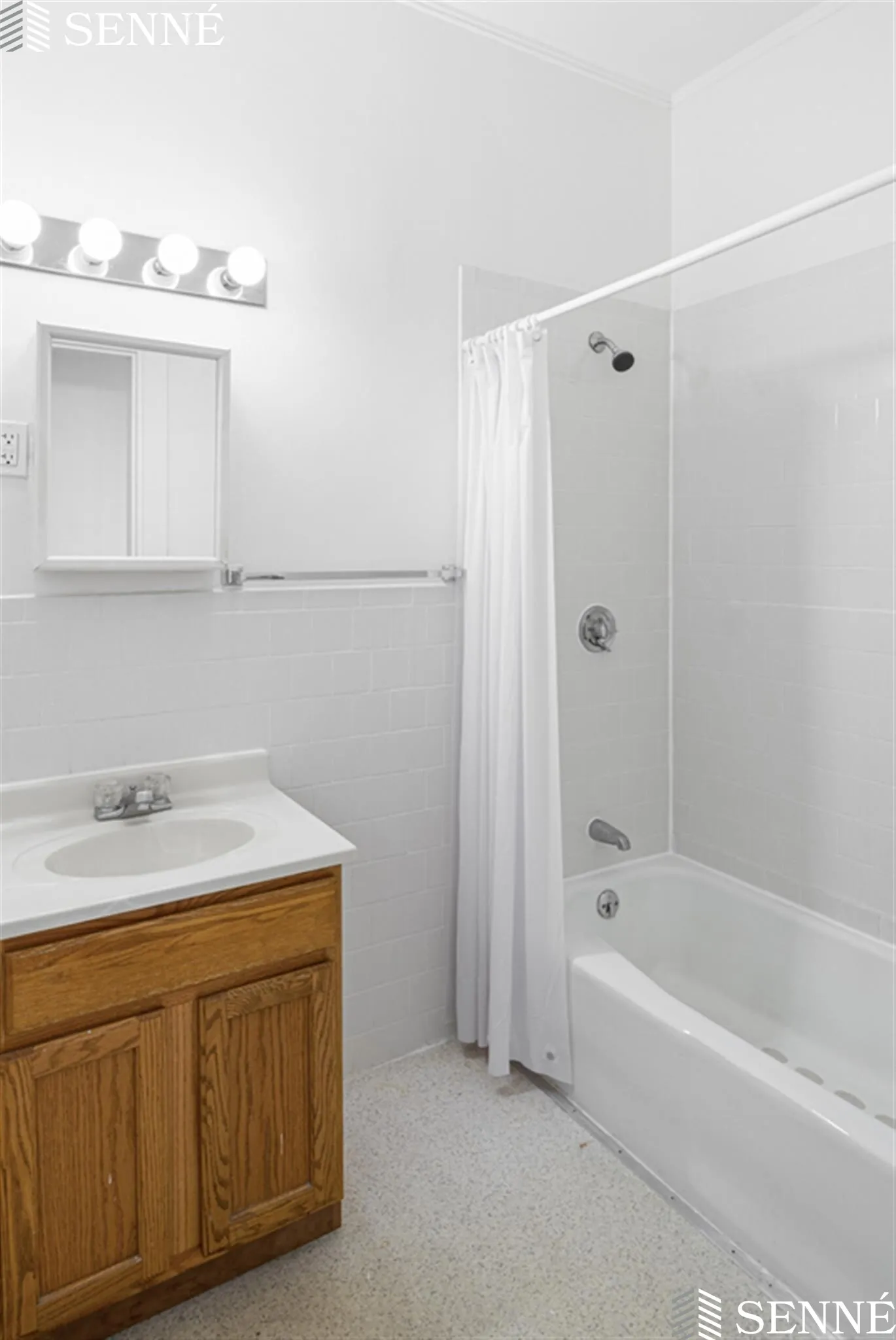 1039 Massachusetts Ave, Harvard Square